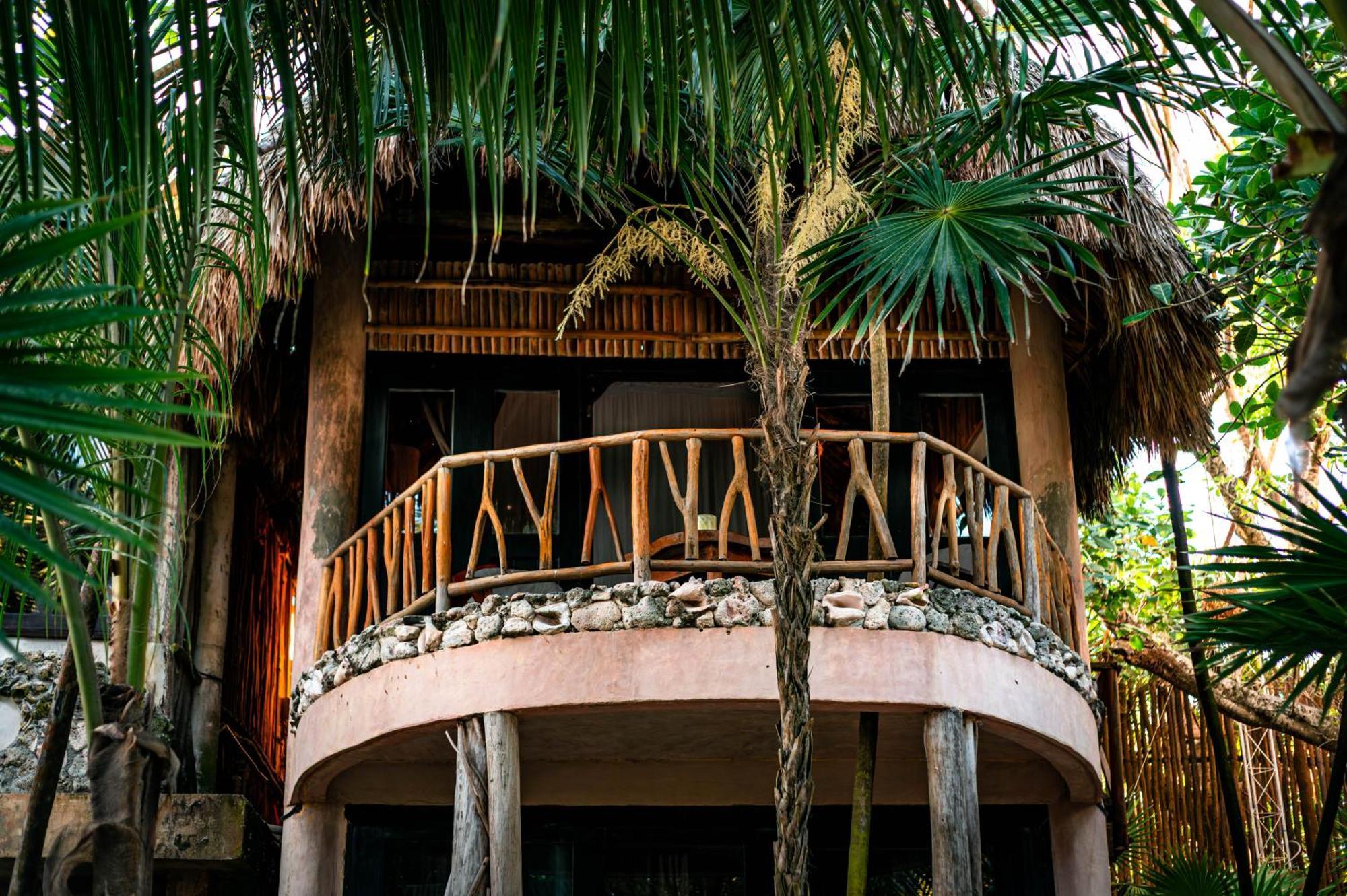 Hotel Diamante K - Inside National Park